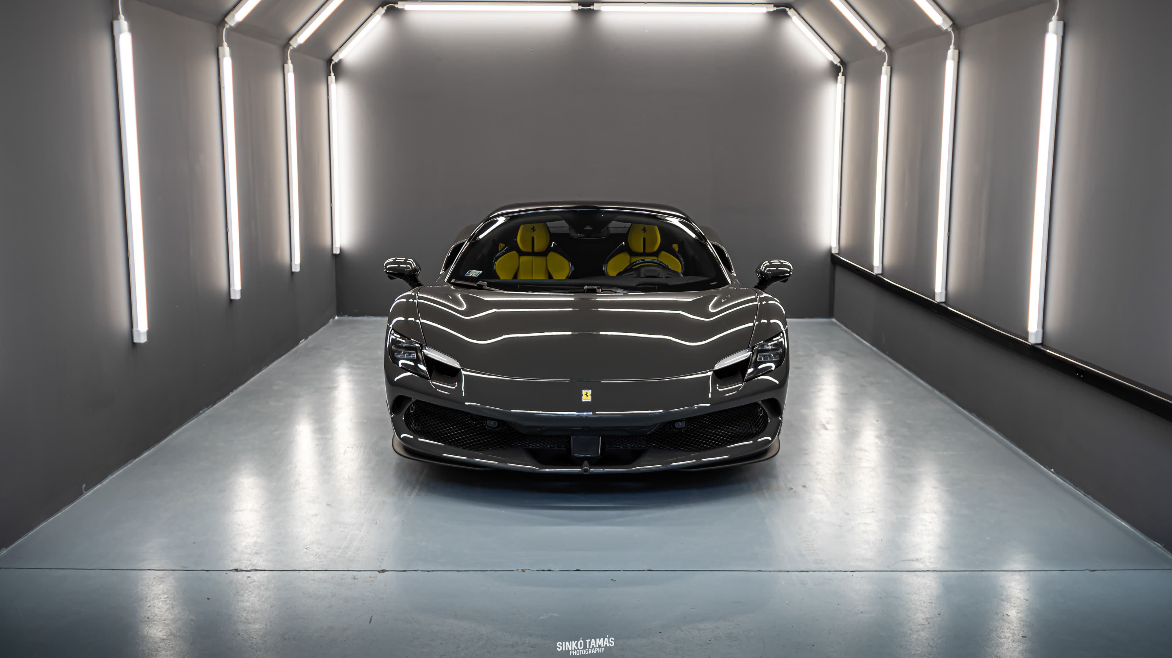 1.	Ferrari 296 GTS – Teljes karosszériavédő fólia, szélvédő fólia